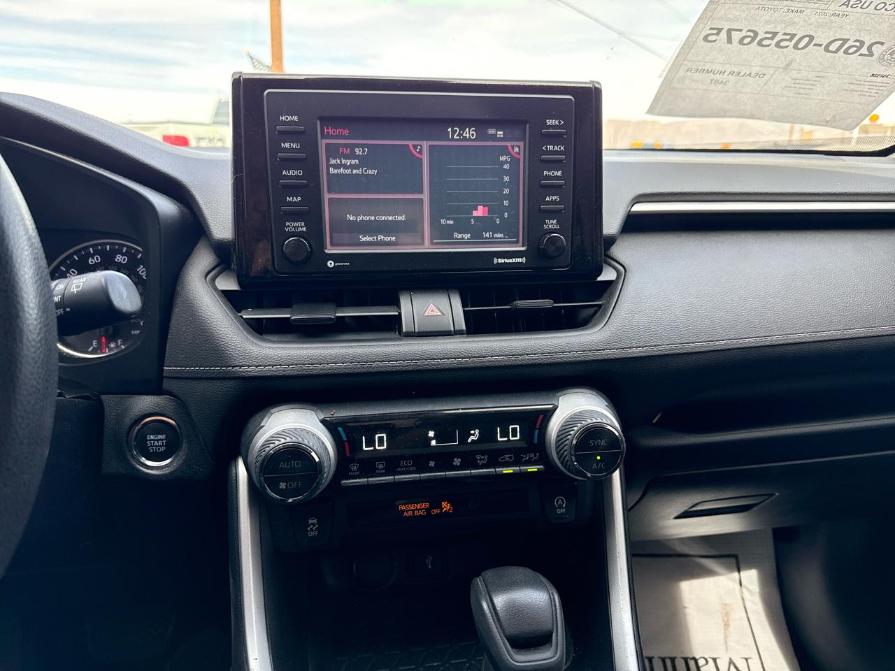 Toyota RAV4 XLE FWD (Natl) 2021