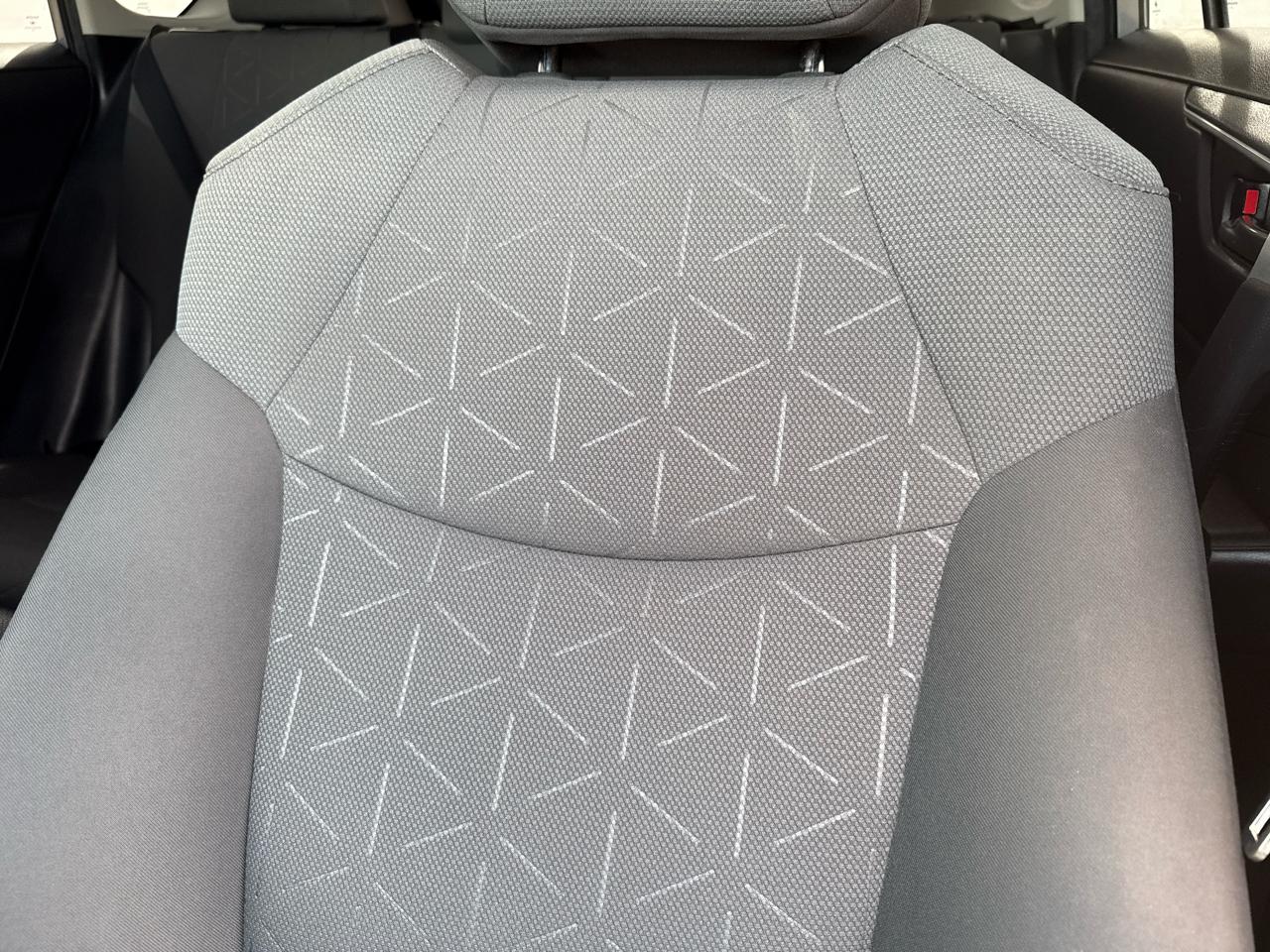 Toyota RAV4 XLE FWD (Natl) 2021