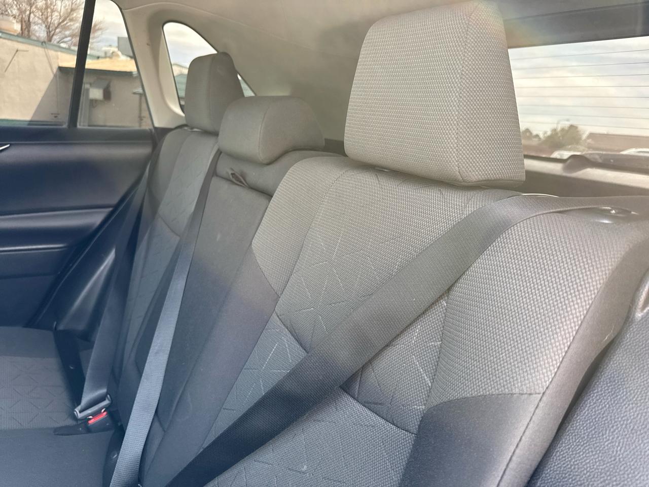 Toyota RAV4 XLE FWD (Natl) 2021