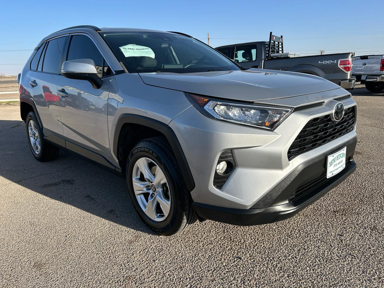 Toyota RAV4 XLE FWD (Natl) 2021