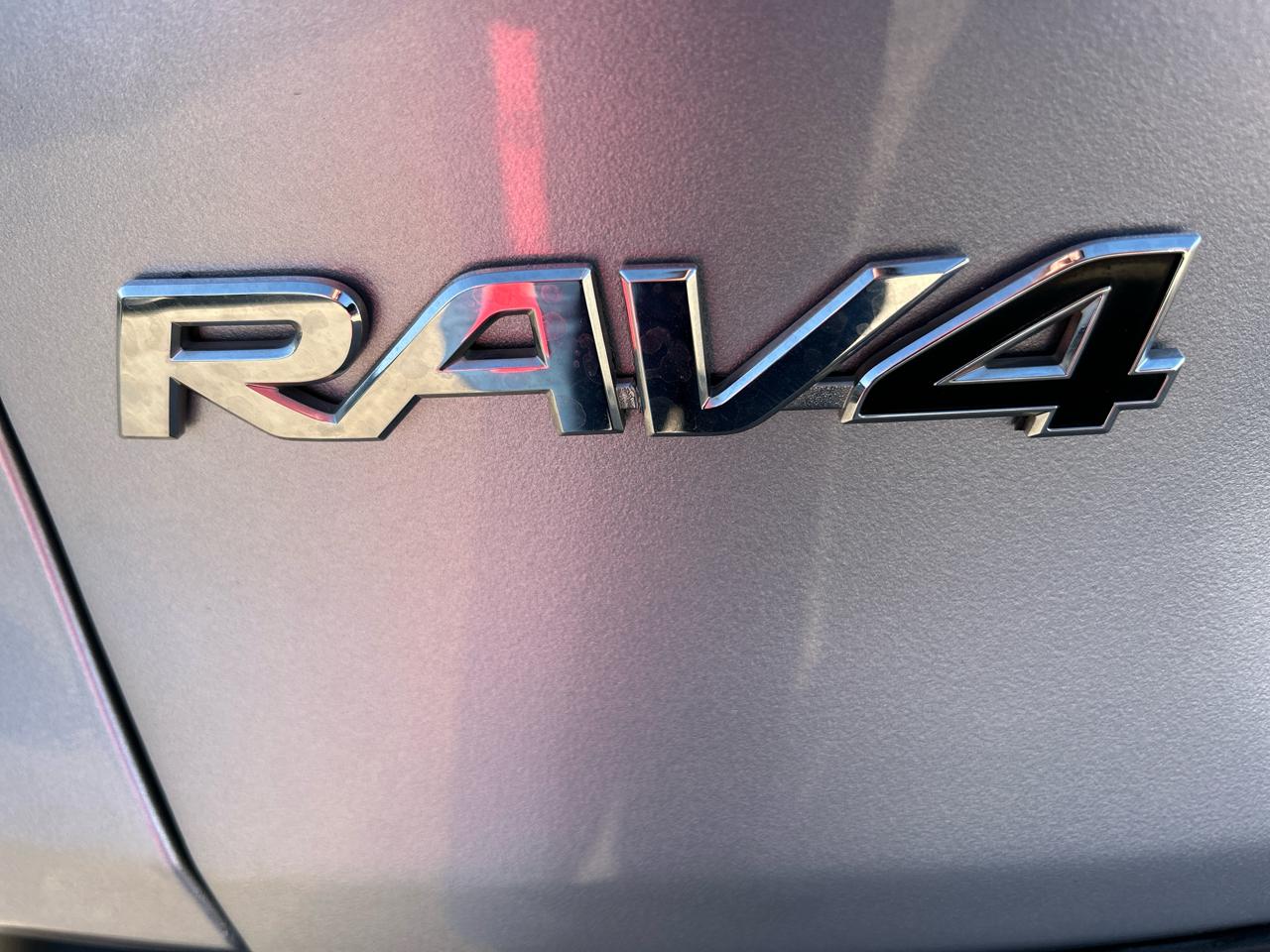 Toyota RAV4 XLE FWD (Natl) 2021