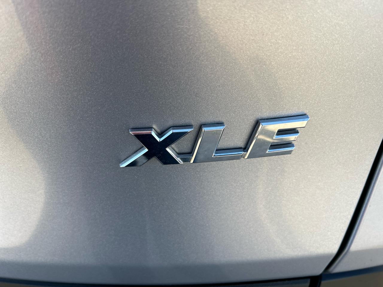 Toyota RAV4 XLE FWD (Natl) 2021