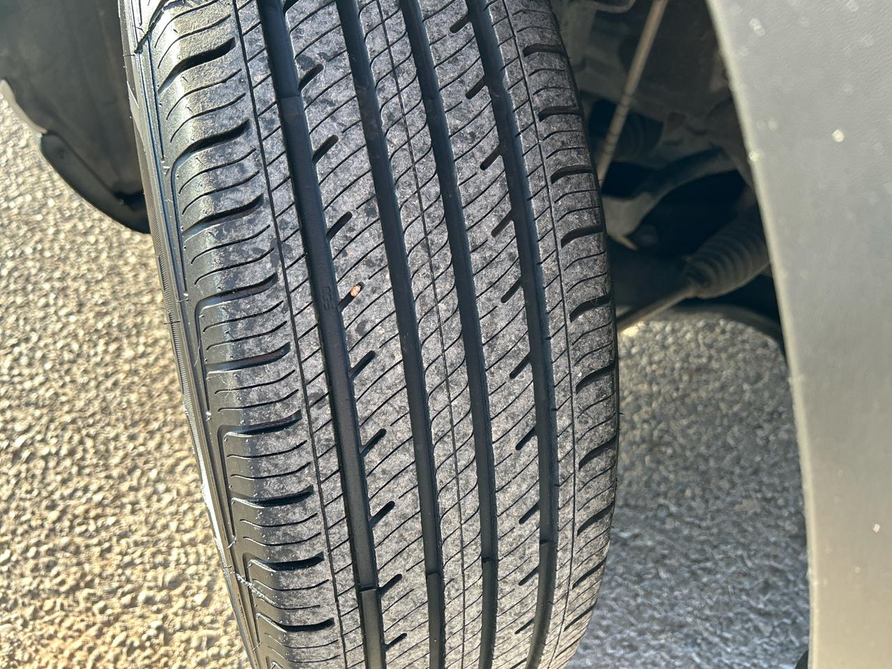 Toyota RAV4 XLE FWD (Natl) 2021