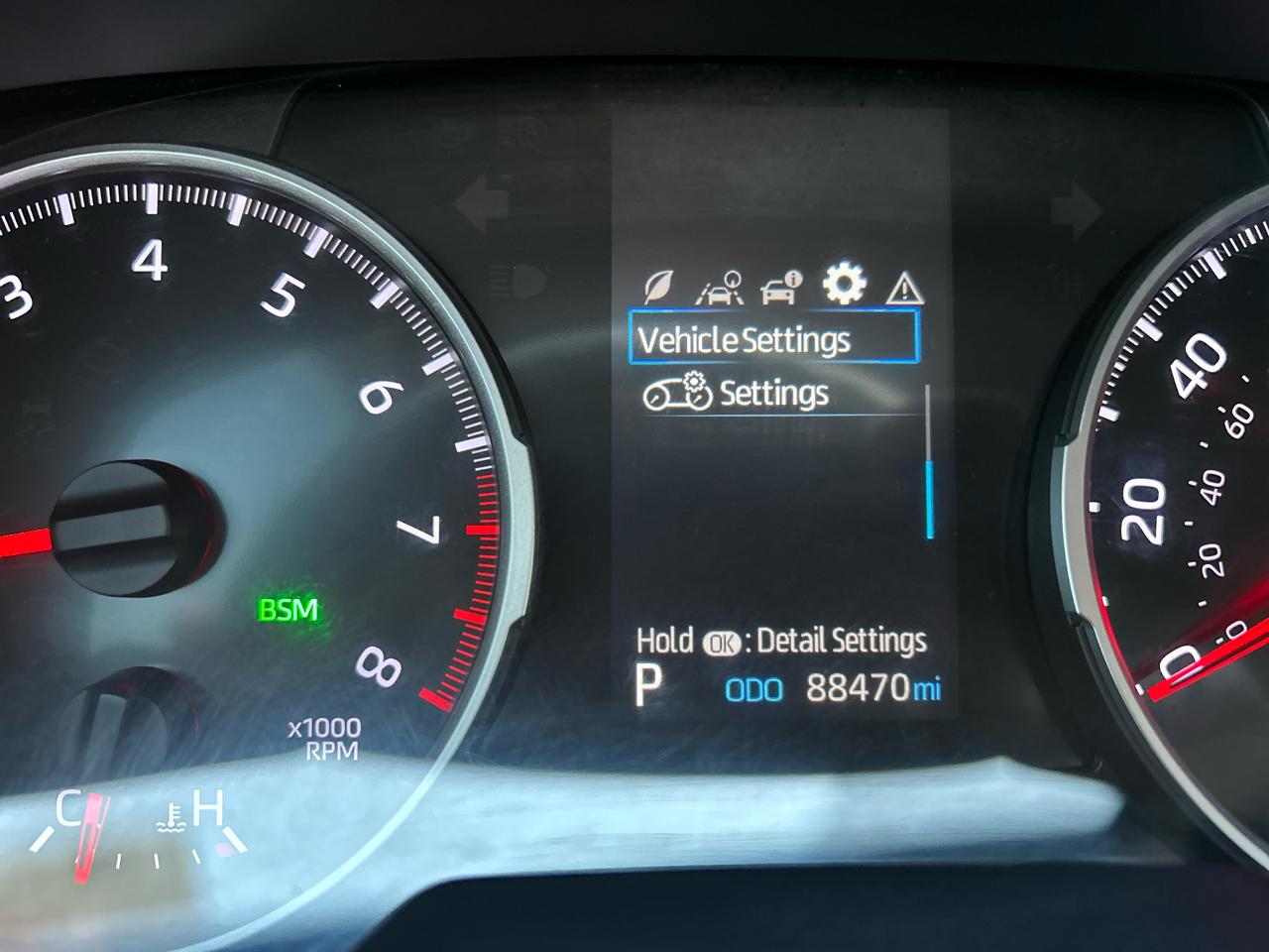 Toyota RAV4 XLE FWD (Natl) 2021