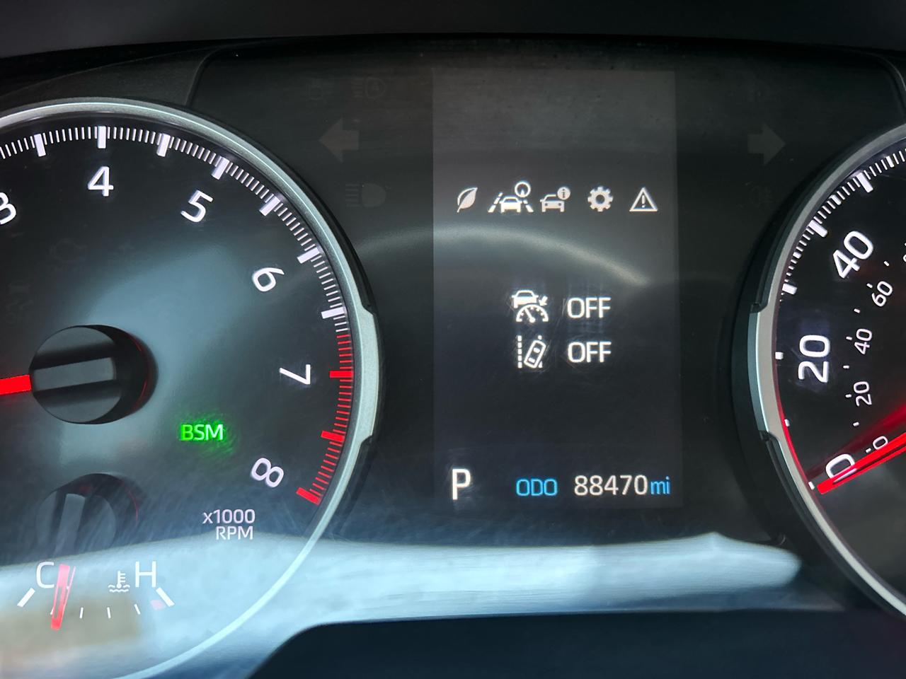 Toyota RAV4 XLE FWD (Natl) 2021