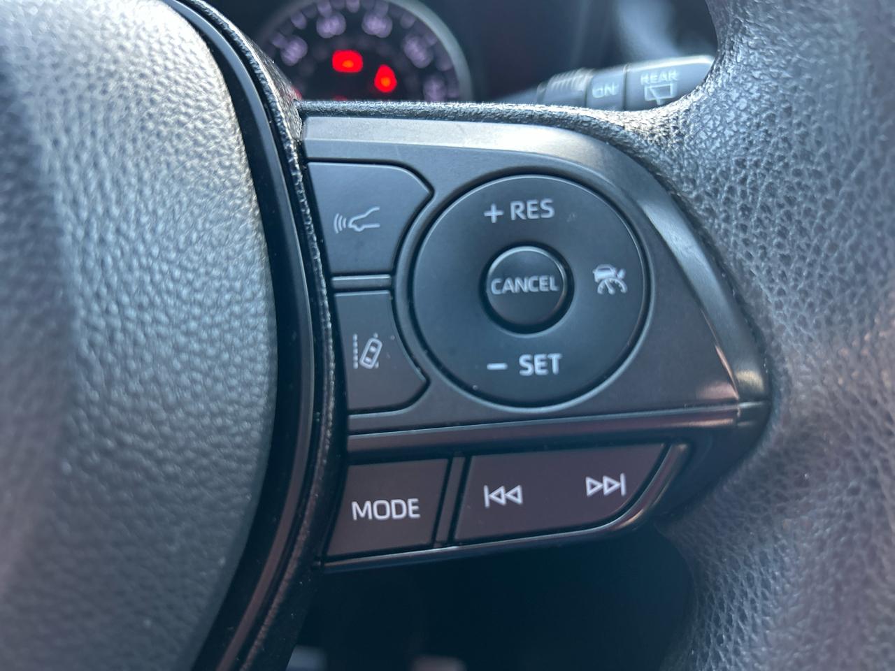 Toyota RAV4 XLE FWD (Natl) 2021