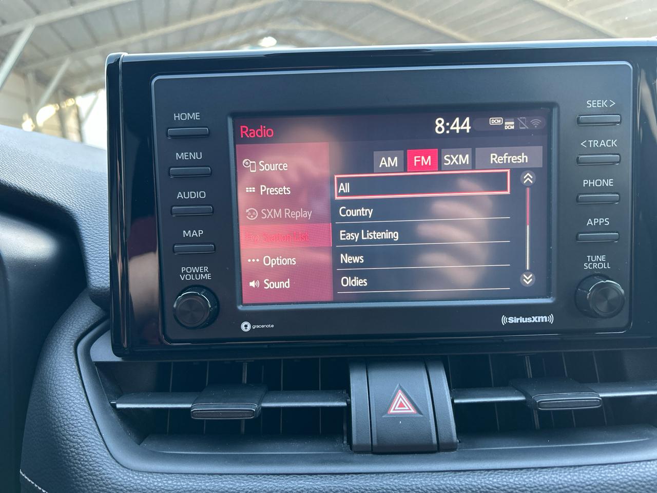 Toyota RAV4 XLE FWD (Natl) 2021