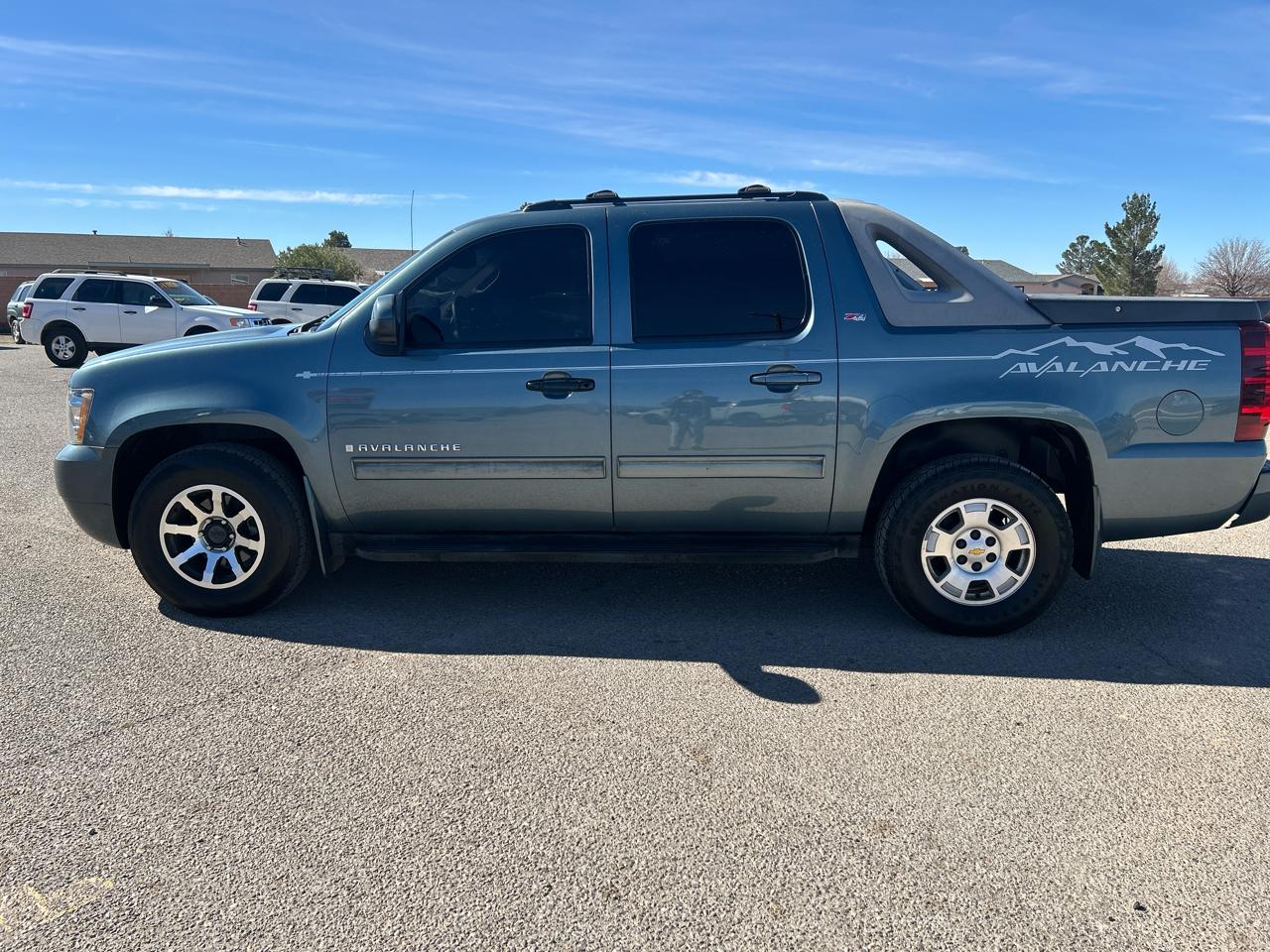 Chevrolet Avalanche 4WD Crew Cab 130" LT w/1LT 2009
