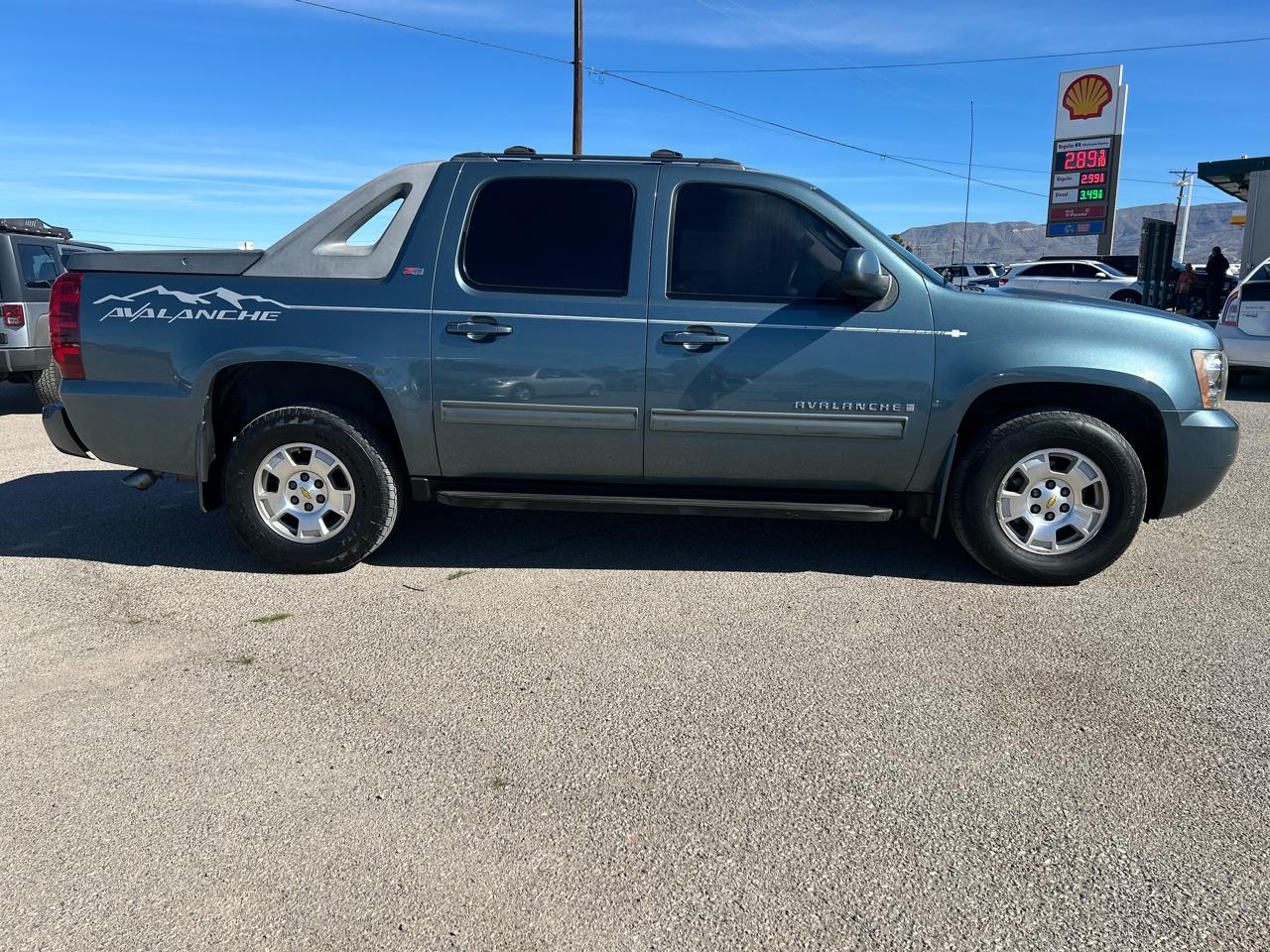Chevrolet Avalanche 4WD Crew Cab 130" LT w/1LT 2009