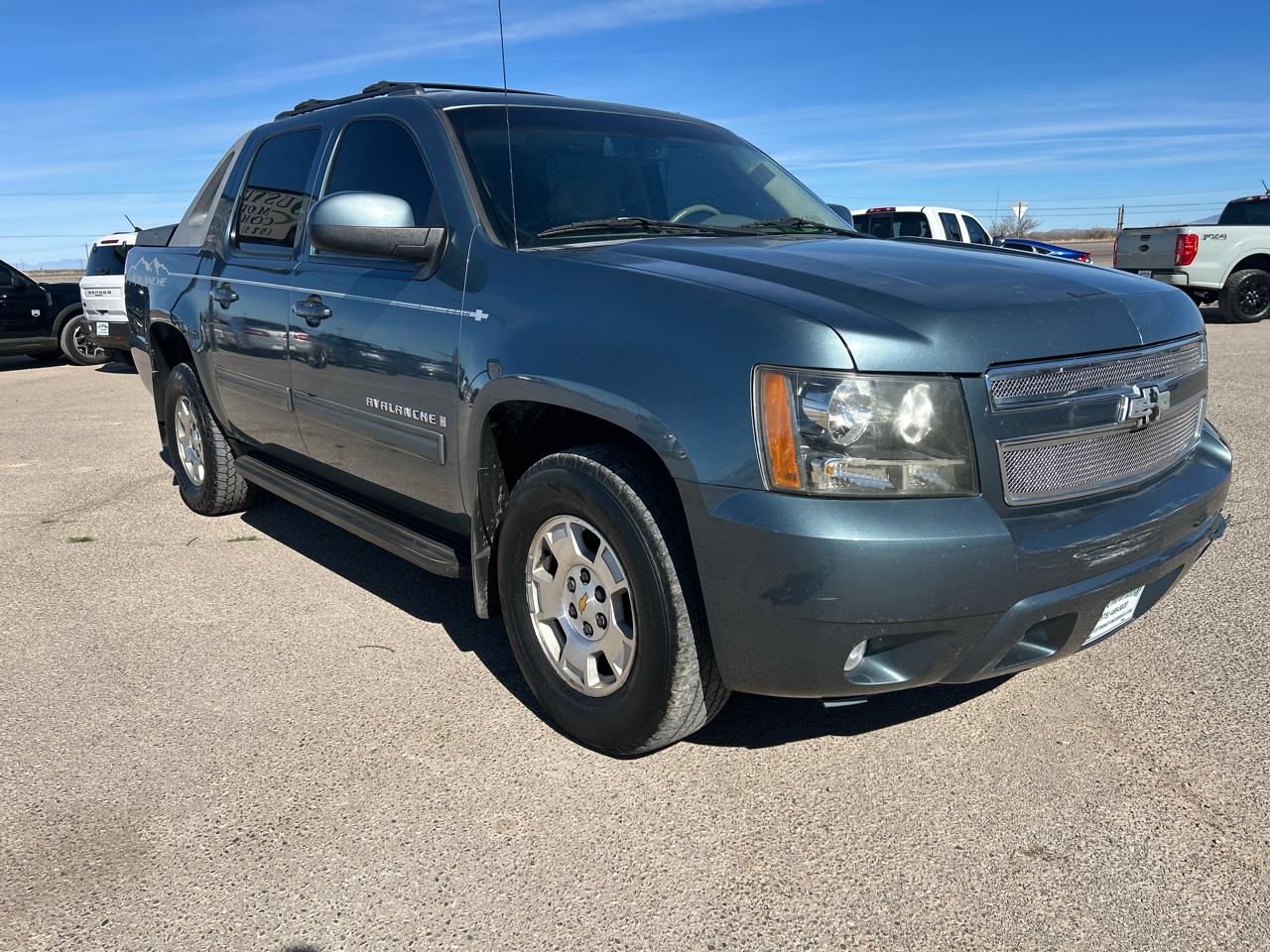 Chevrolet Avalanche 4WD Crew Cab 130" LT w/1LT 2009