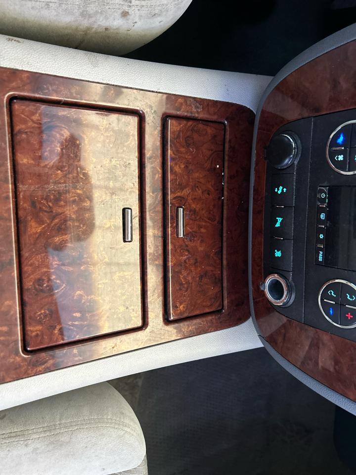 Chevrolet Avalanche 4WD Crew Cab 130" LT w/1LT 2009