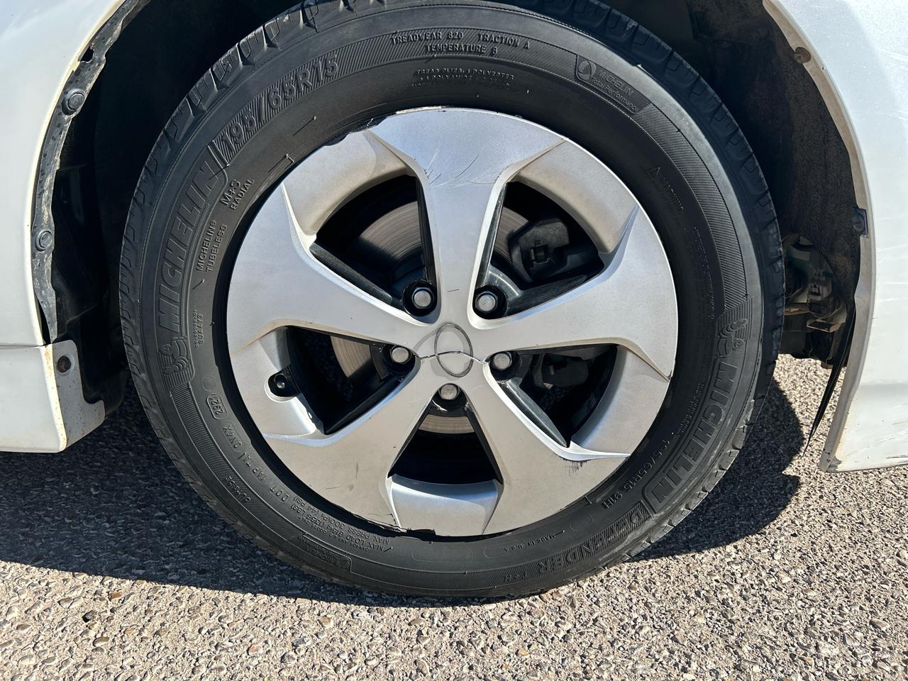 Toyota Prius 5dr HB Four (Natl) 2015