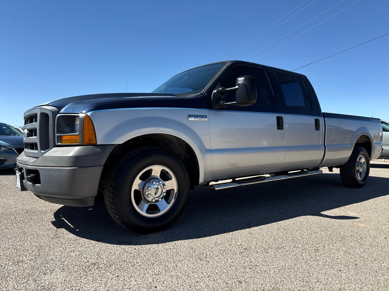2005 Ford Super Duty F-250 Crew Cab 156" XL