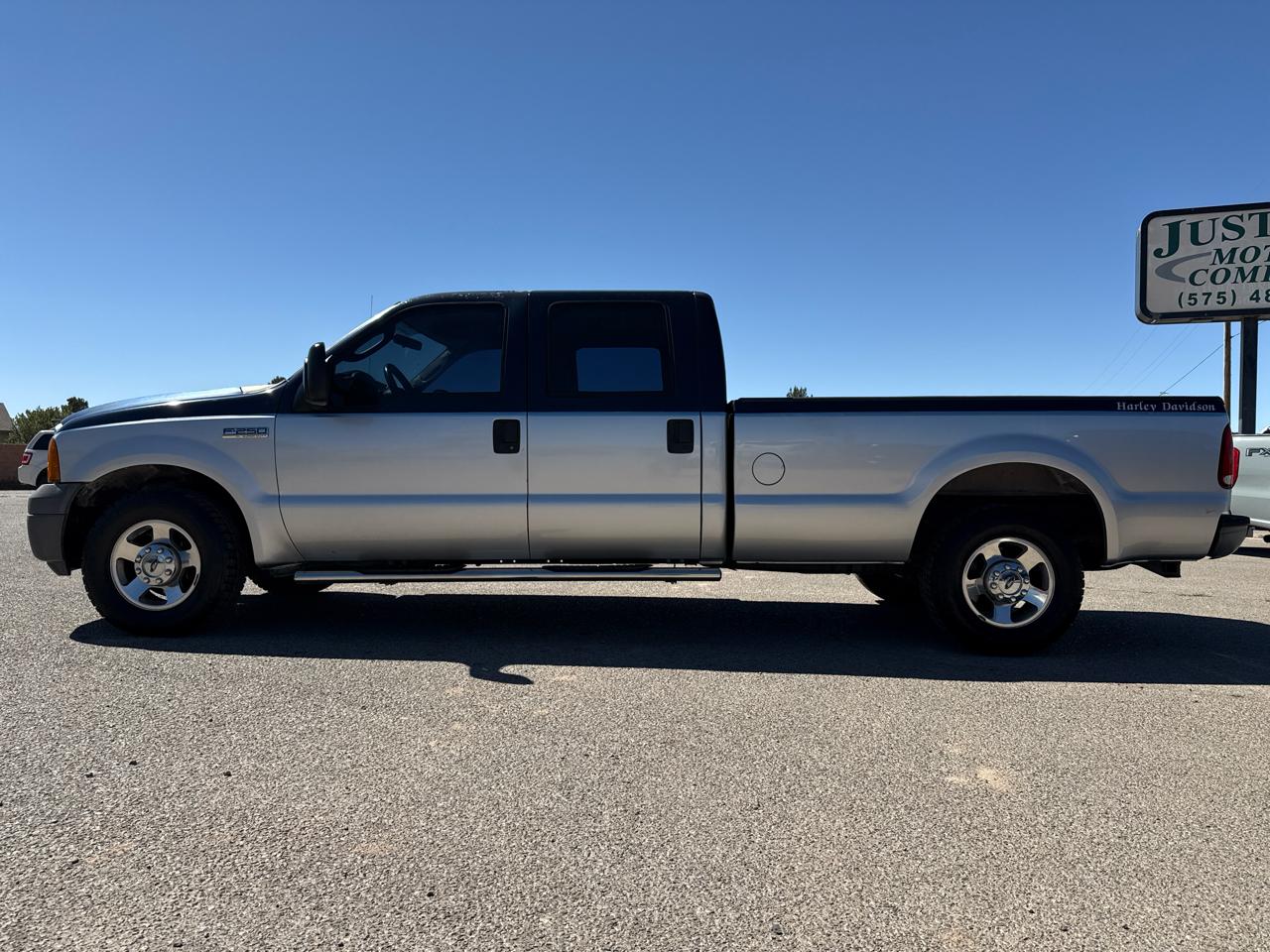 Ford Super Duty F-250 Crew Cab 156" XL 2005