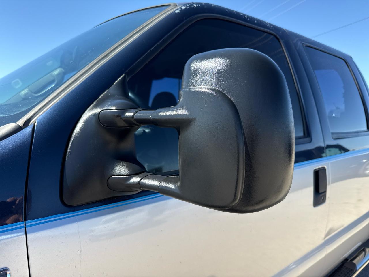 Ford Super Duty F-250 Crew Cab 156" XL 2005