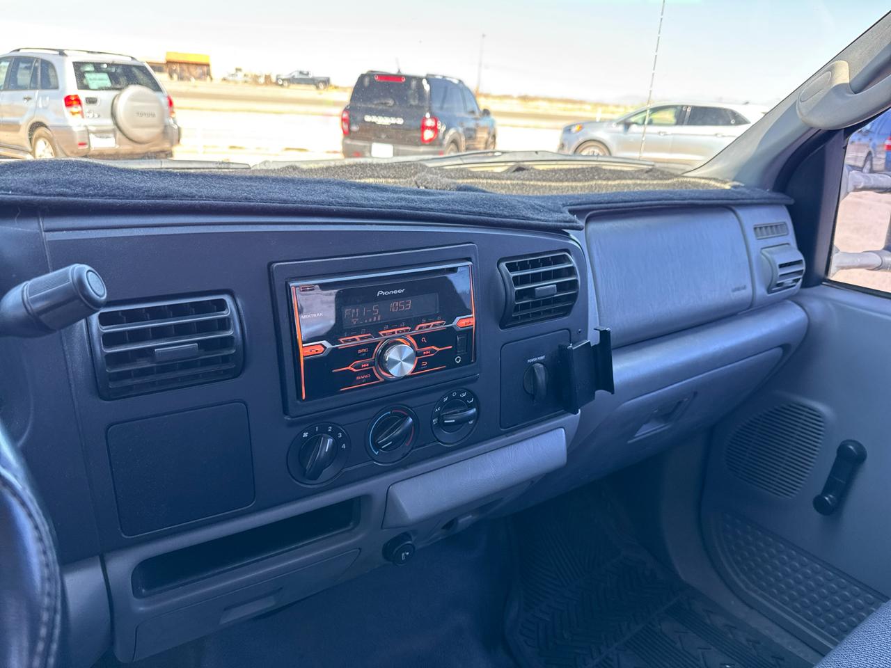 Ford Super Duty F-250 Crew Cab 156" XL 2005