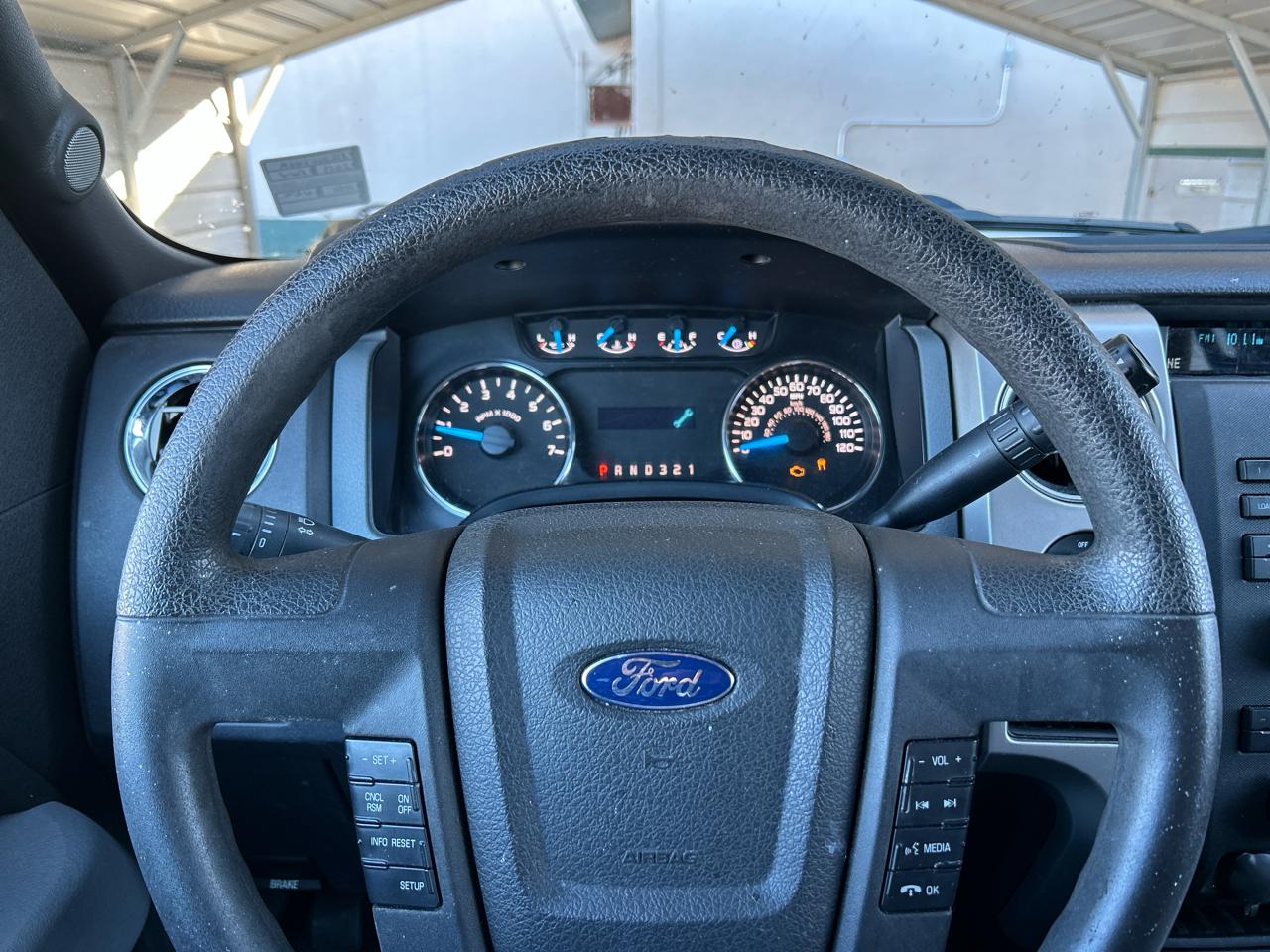 Ford F-150 2WD SuperCrew 145" XL 2013