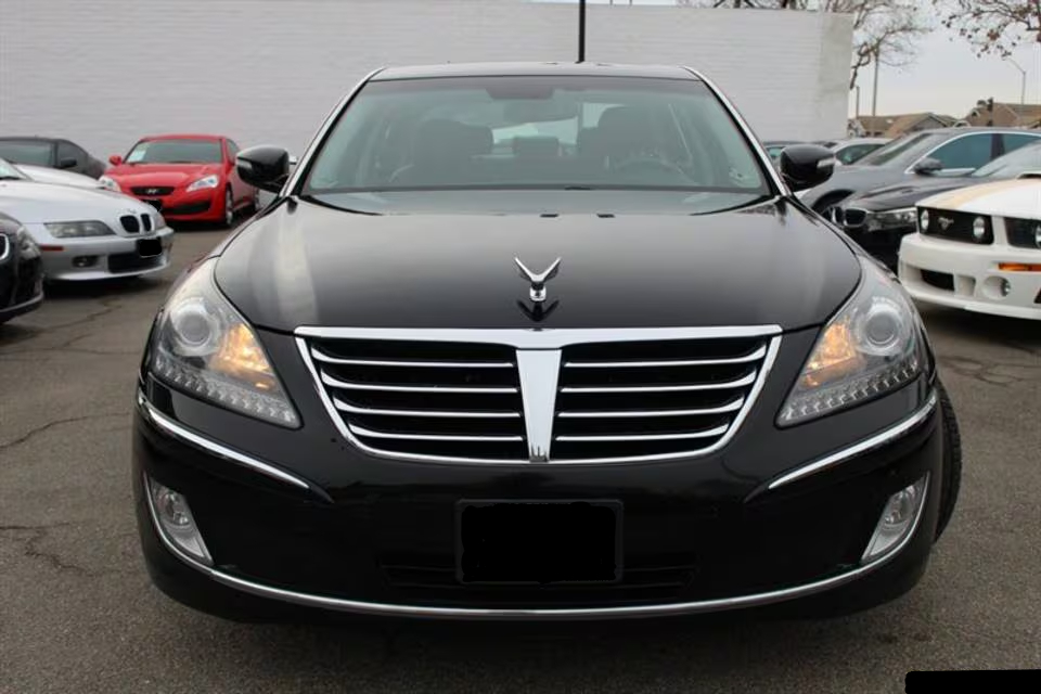 Hyundai Equus Signature 2012