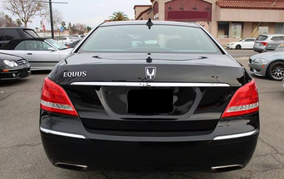 Hyundai Equus Signature 2012