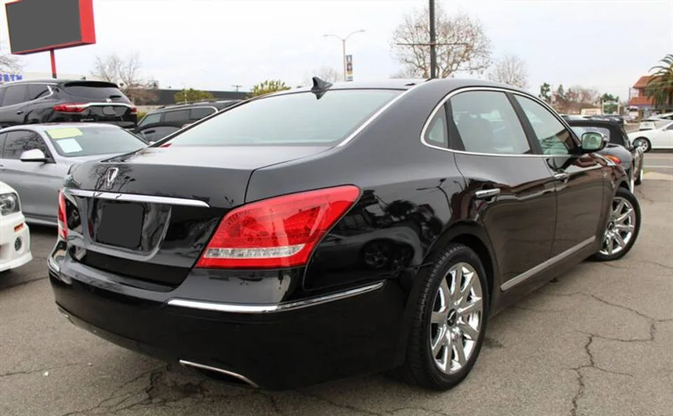 Hyundai Equus Signature 2012