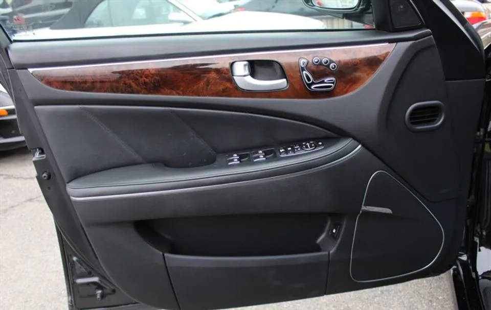 Hyundai Equus Signature 2012