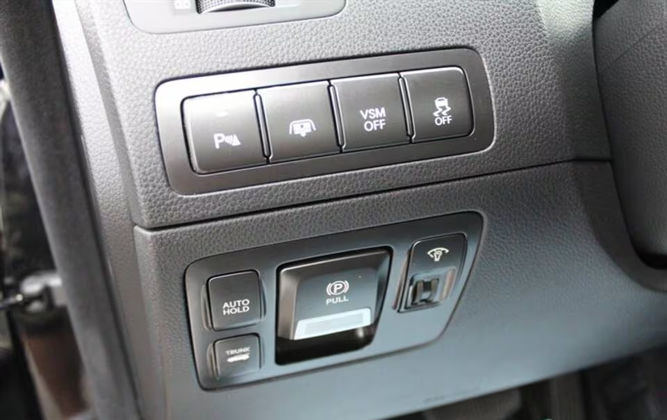 Hyundai Equus Signature 2012