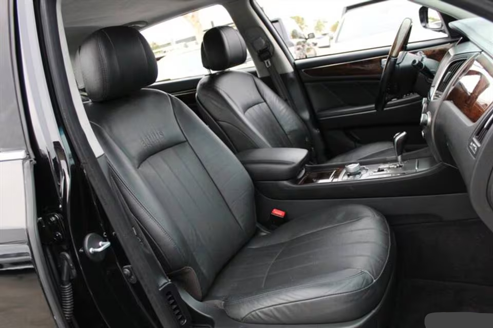 Hyundai Equus Signature 2012