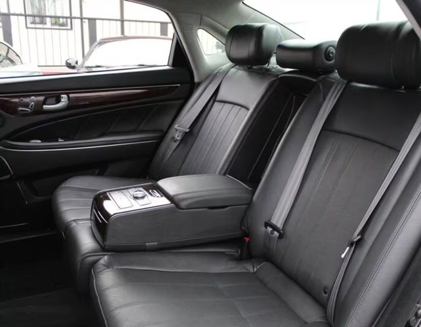Hyundai Equus Signature 2012