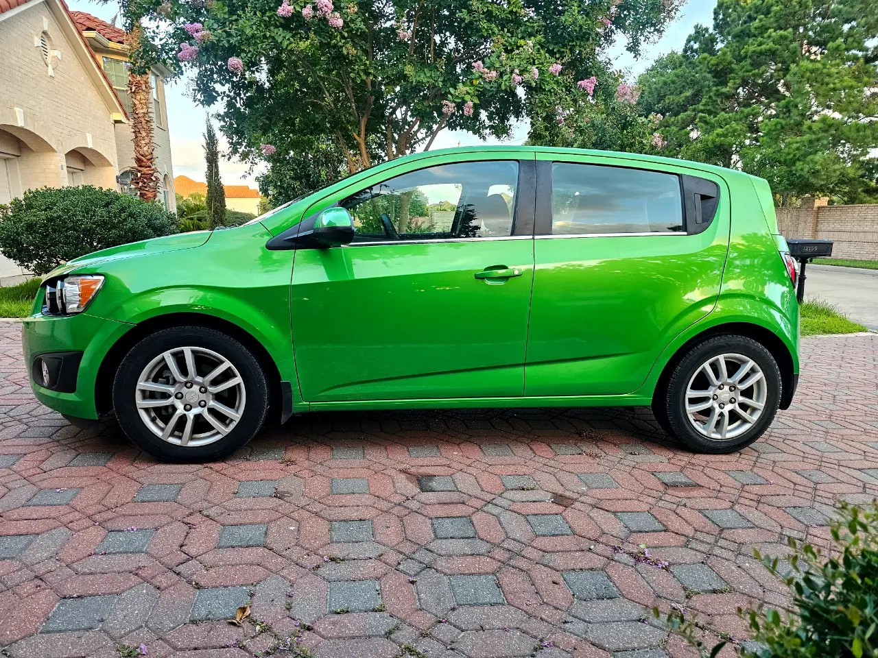 Chevrolet Sonic LT Auto 5-Door 2016