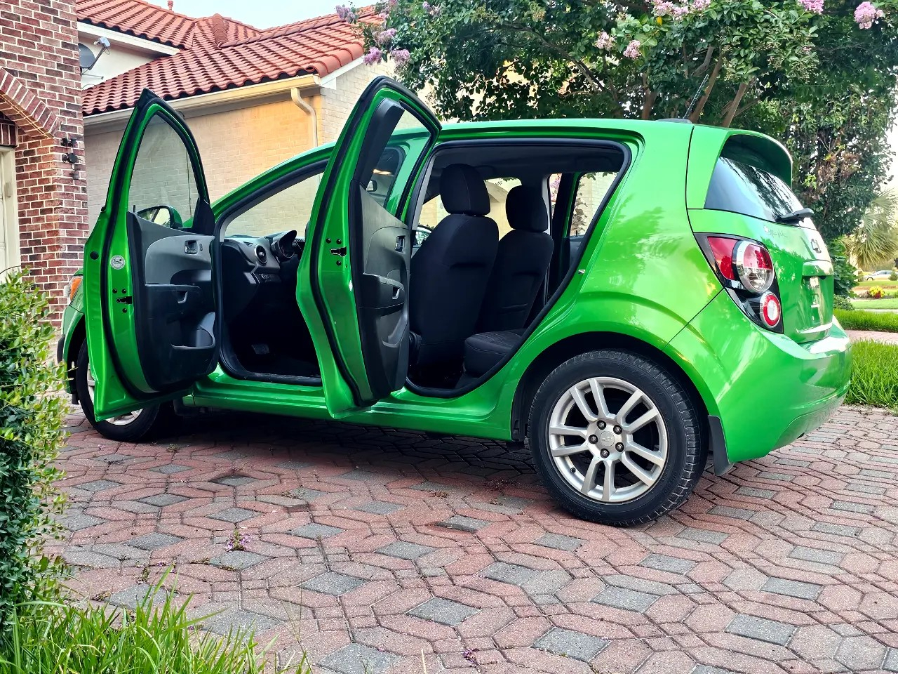 Chevrolet Sonic LT Auto 5-Door 2016