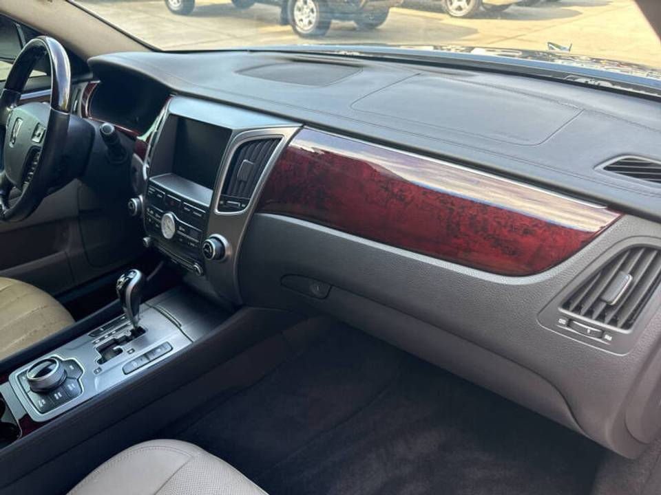 Hyundai Equus Signature 2012