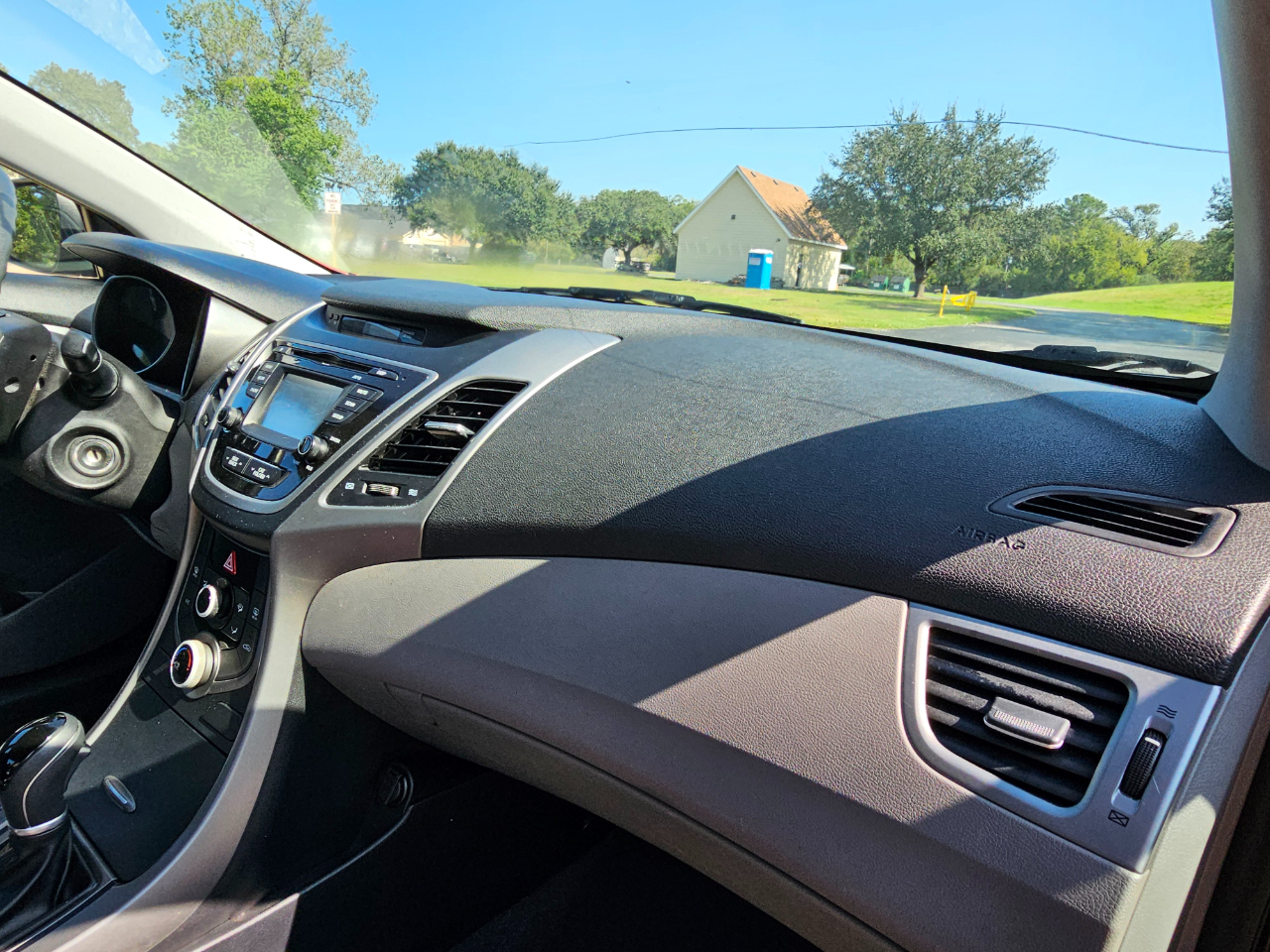 Hyundai Elantra SE 6AT 2016