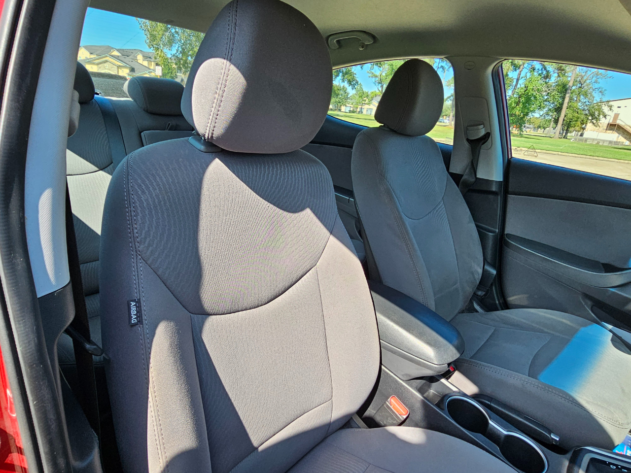 Hyundai Elantra SE 6AT 2016