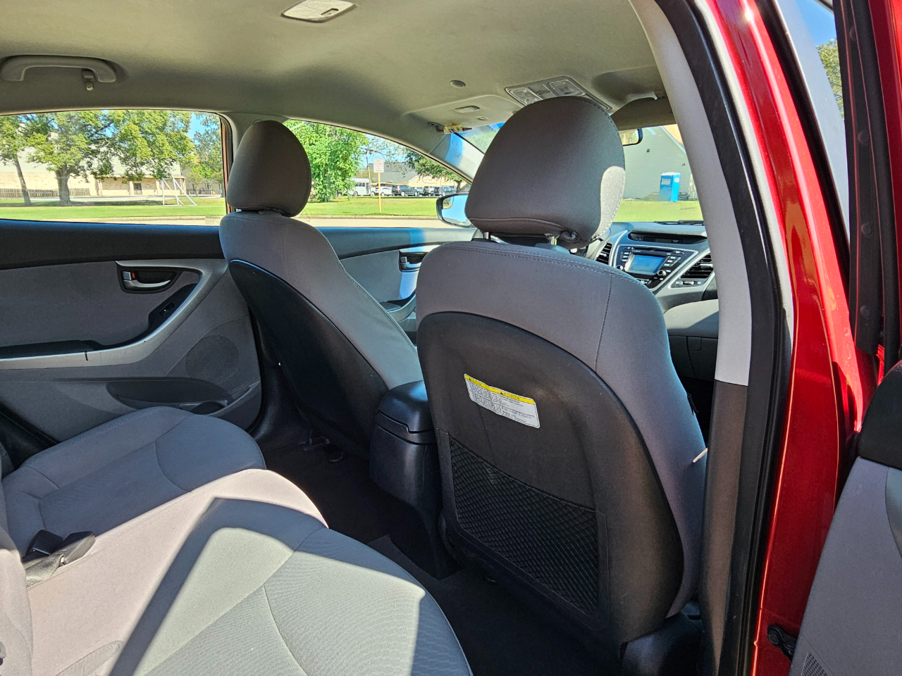 Hyundai Elantra SE 6AT 2016