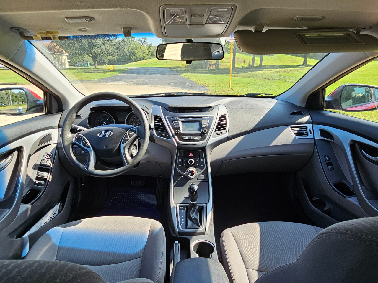 Hyundai Elantra SE 6AT 2016