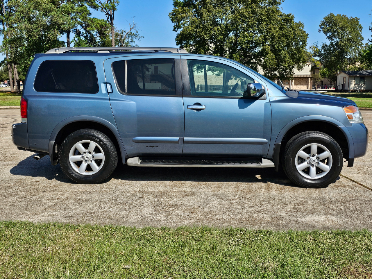 Nissan Armada SL 2WD 2011