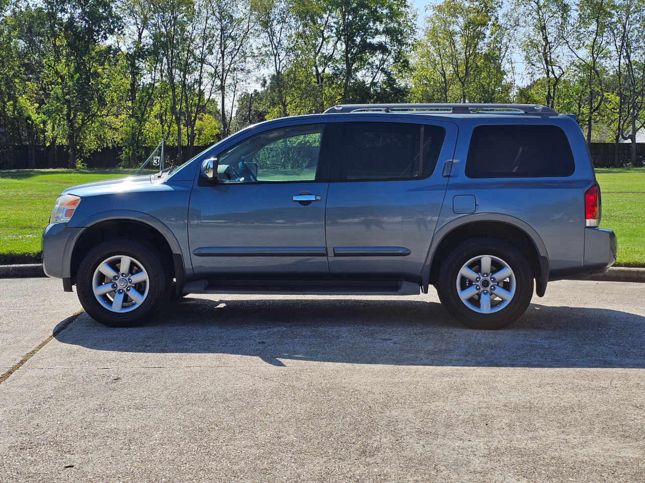Nissan Armada SL 2WD 2011