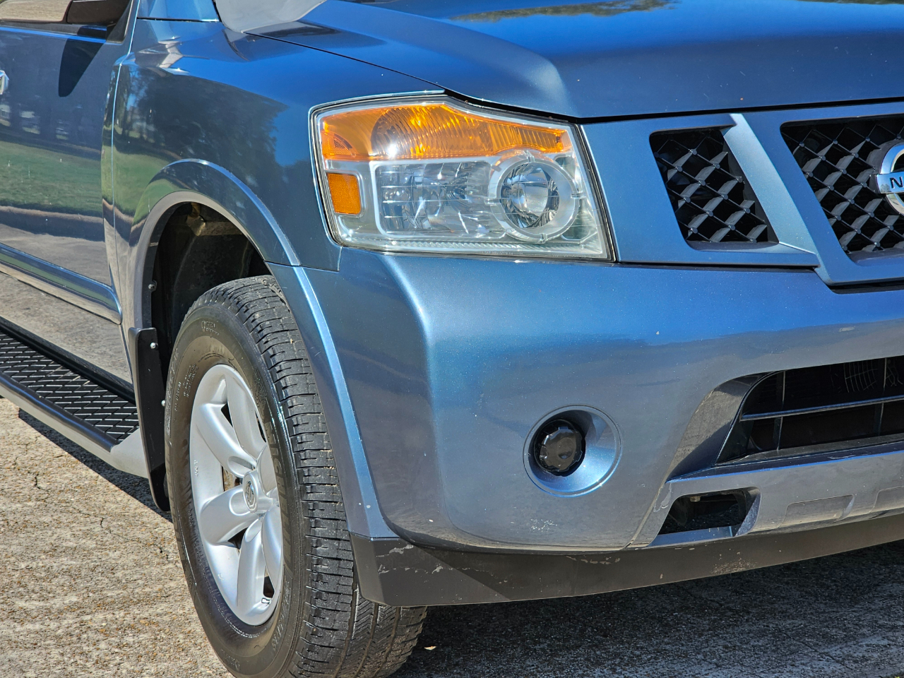 Nissan Armada SL 2WD 2011