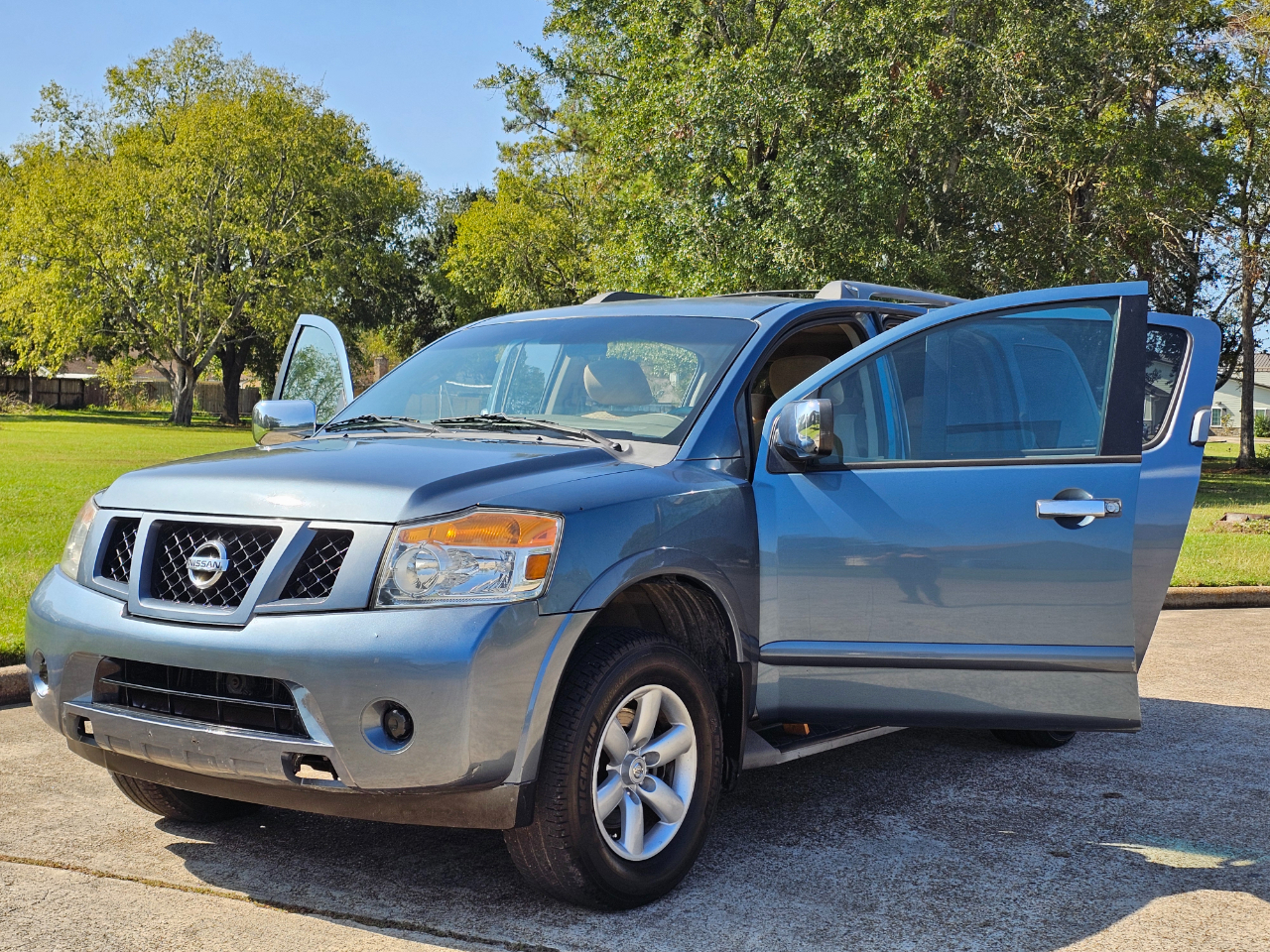 Nissan Armada SL 2WD 2011