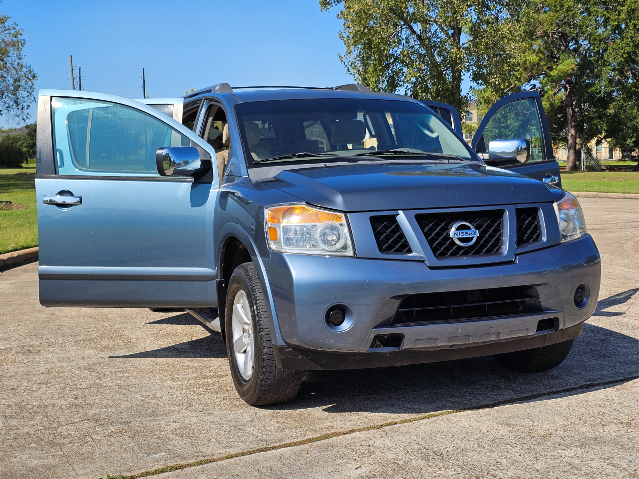 Nissan Armada SL 2WD 2011