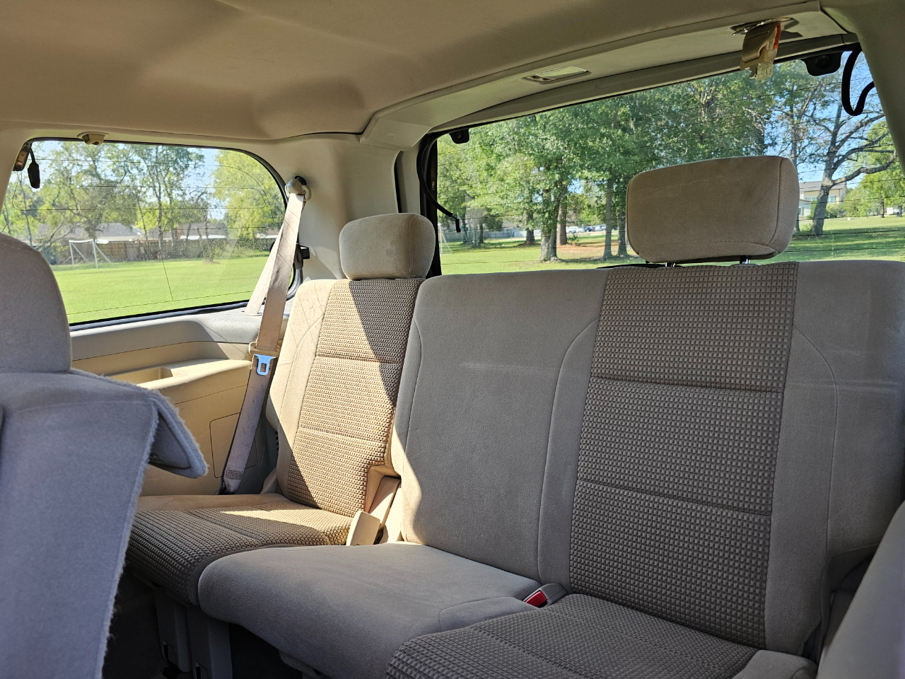 Nissan Armada SL 2WD 2011