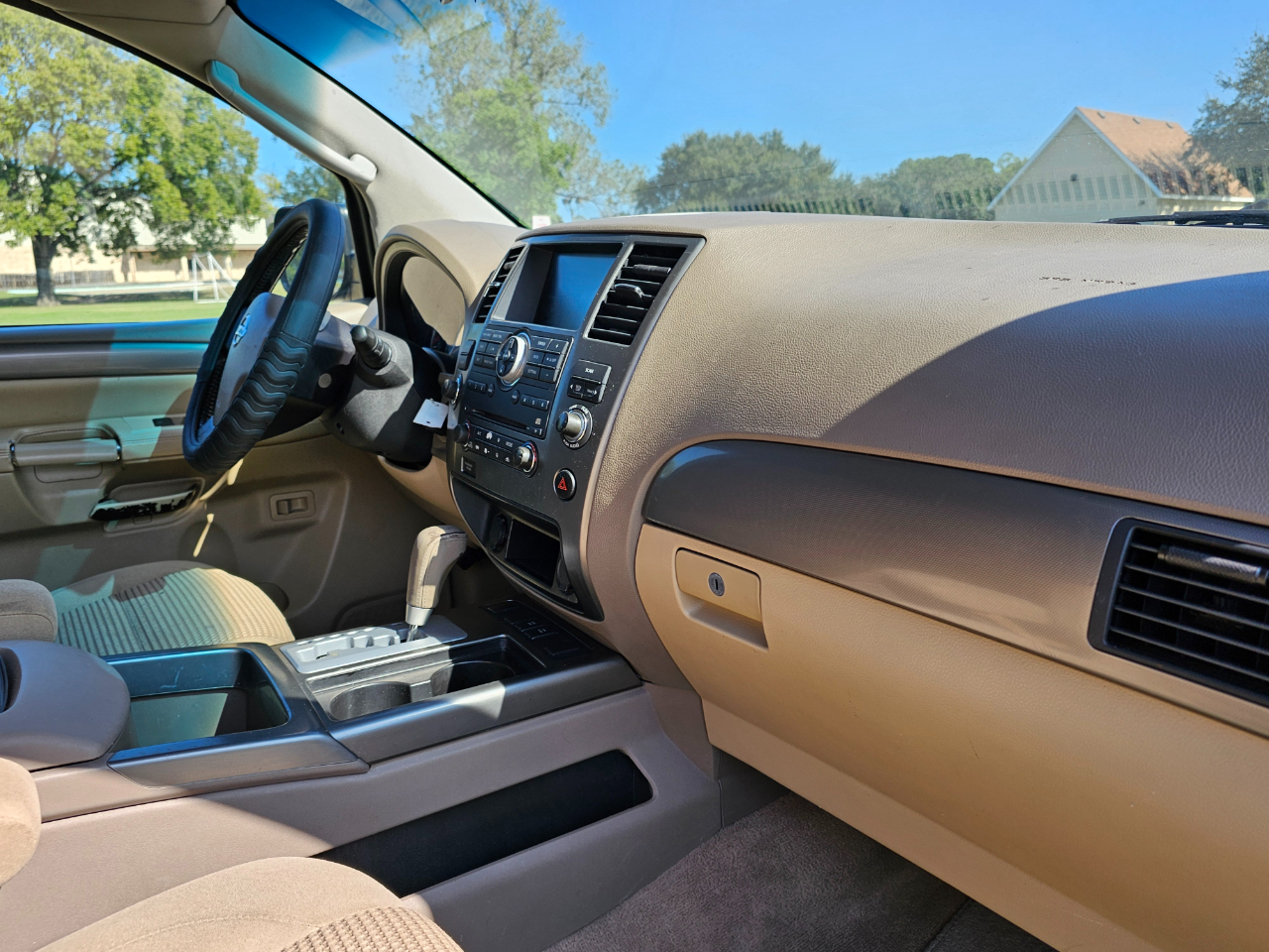 Nissan Armada SL 2WD 2011