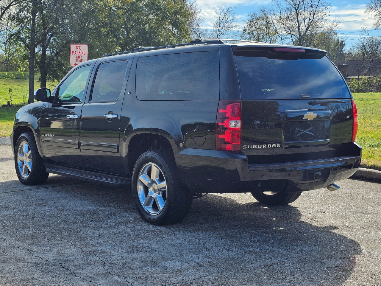 Chevrolet Suburban LT 1500 2WD 2013
