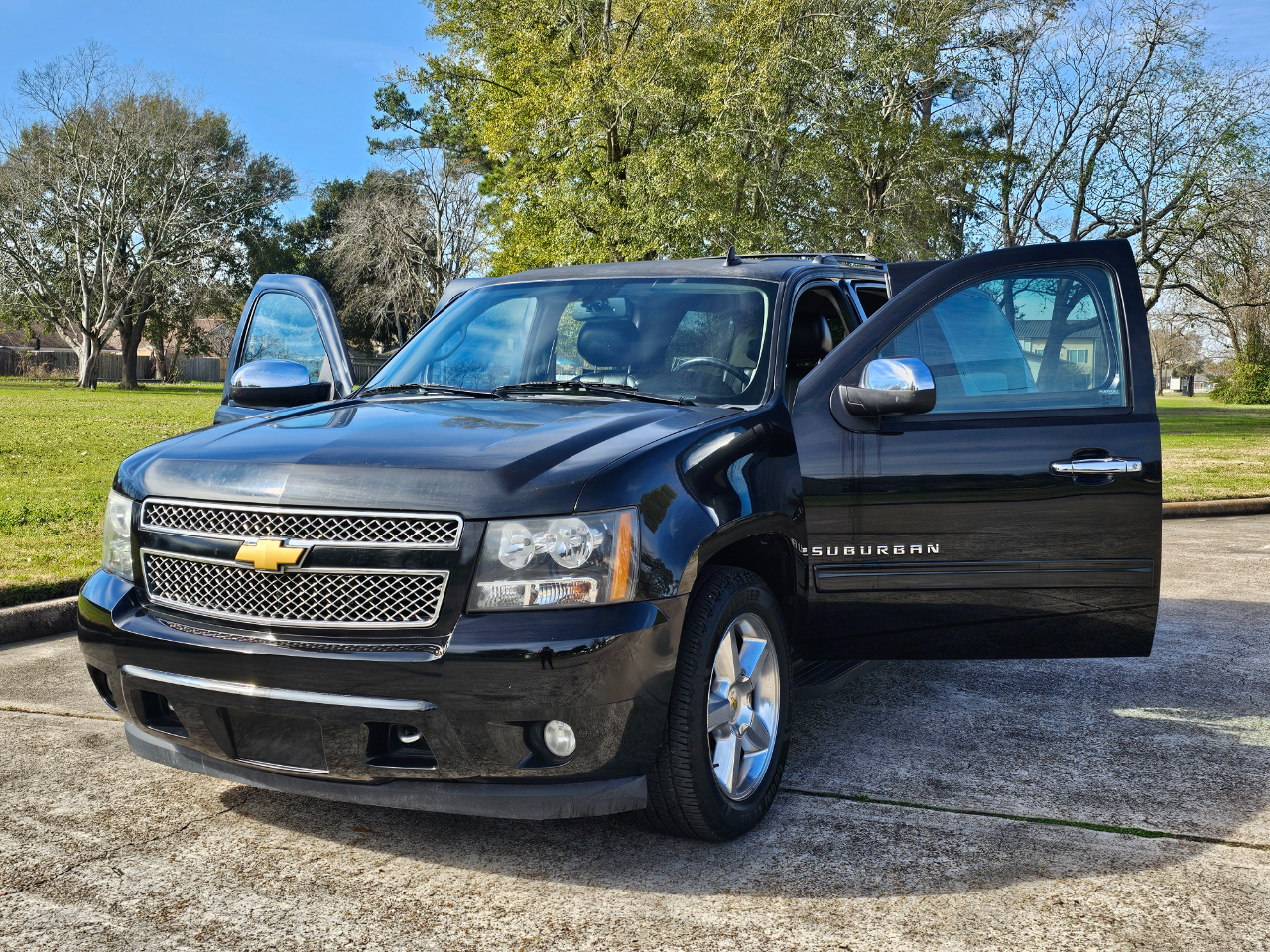 Chevrolet Suburban LT 1500 2WD 2013