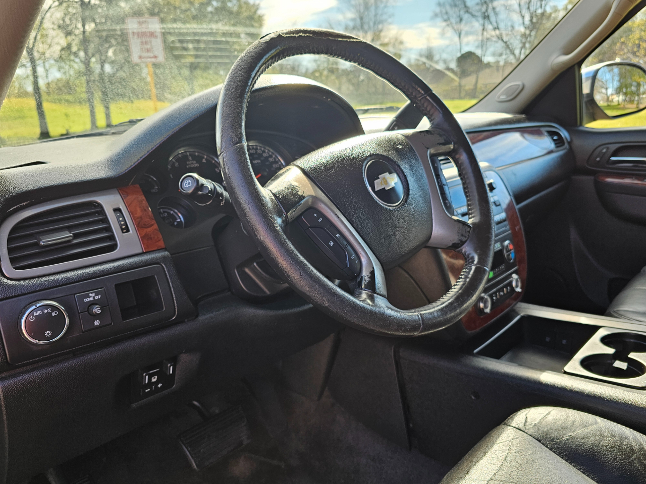 Chevrolet Suburban LT 1500 2WD 2013