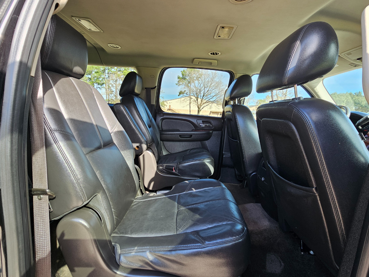 Chevrolet Suburban LT 1500 2WD 2013
