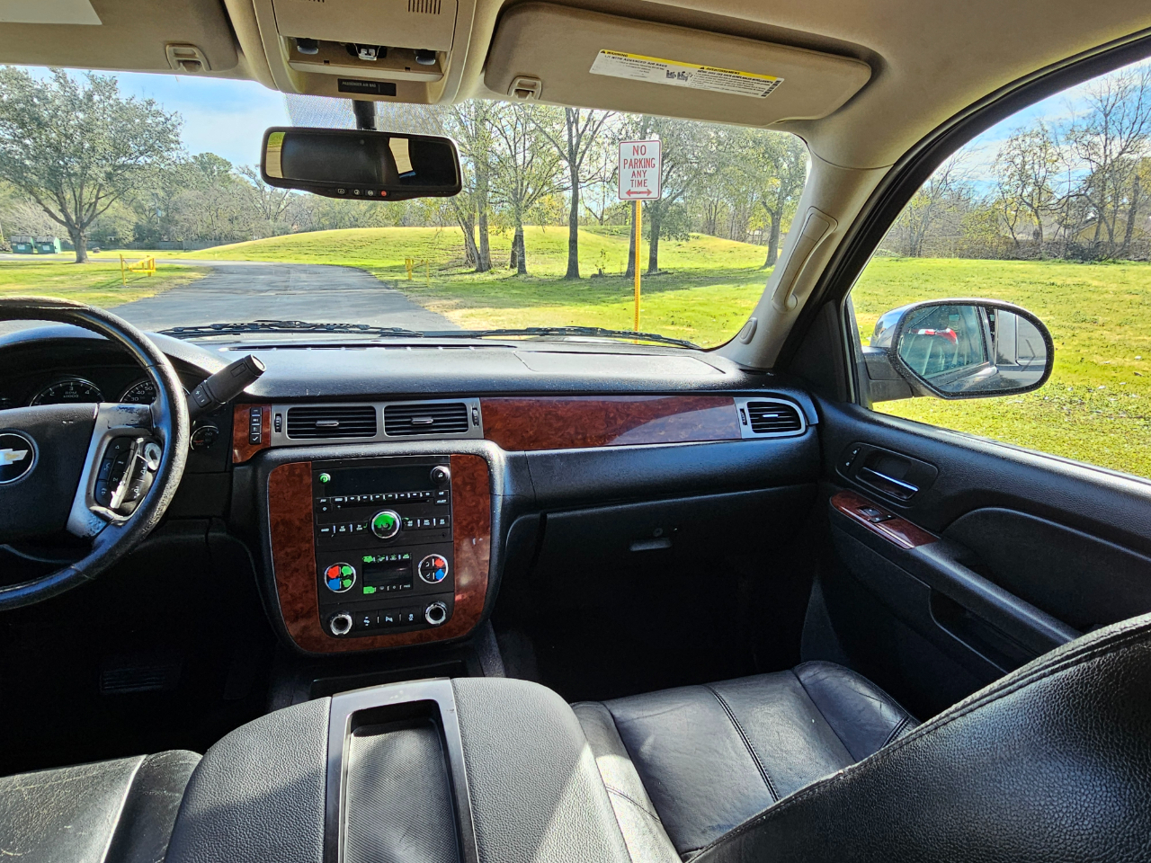 Chevrolet Suburban LT 1500 2WD 2013