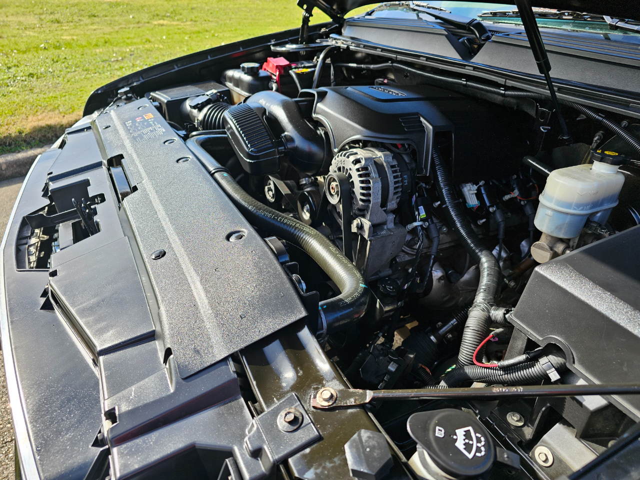 Chevrolet Suburban LT 1500 2WD 2013