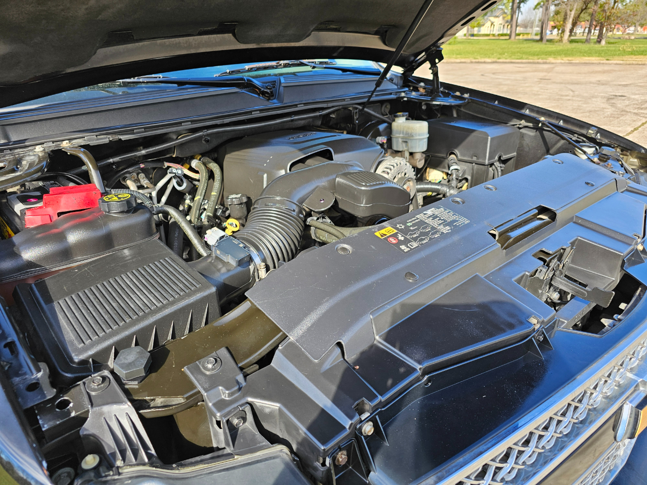Chevrolet Suburban LT 1500 2WD 2013