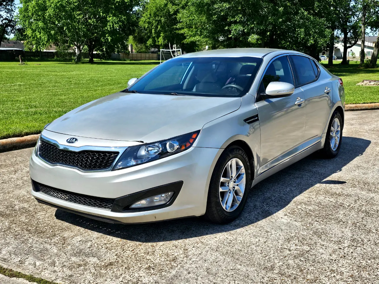 Kia Optima LX MT 2013